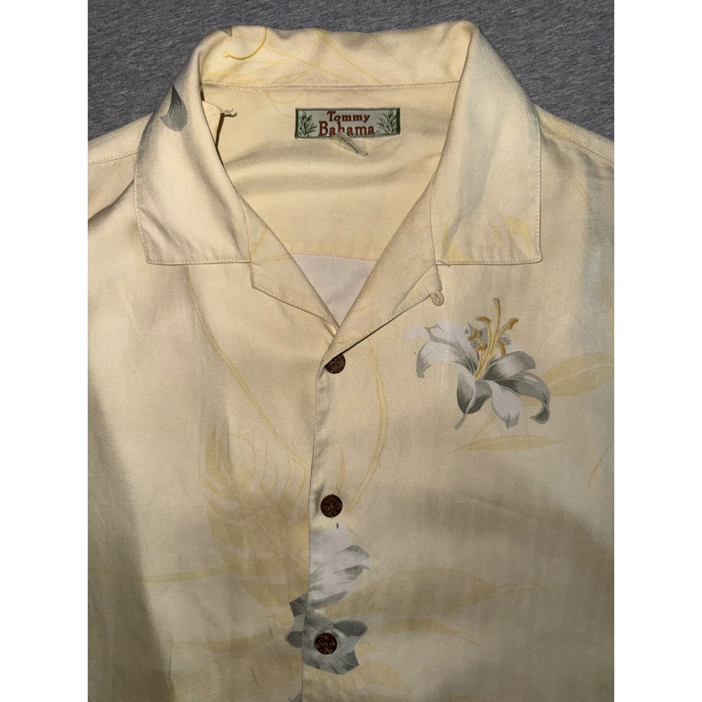 Tommy Bahama Mens Silk Floral Camp Yellow Shirt Size Medium Relaxed Tropical